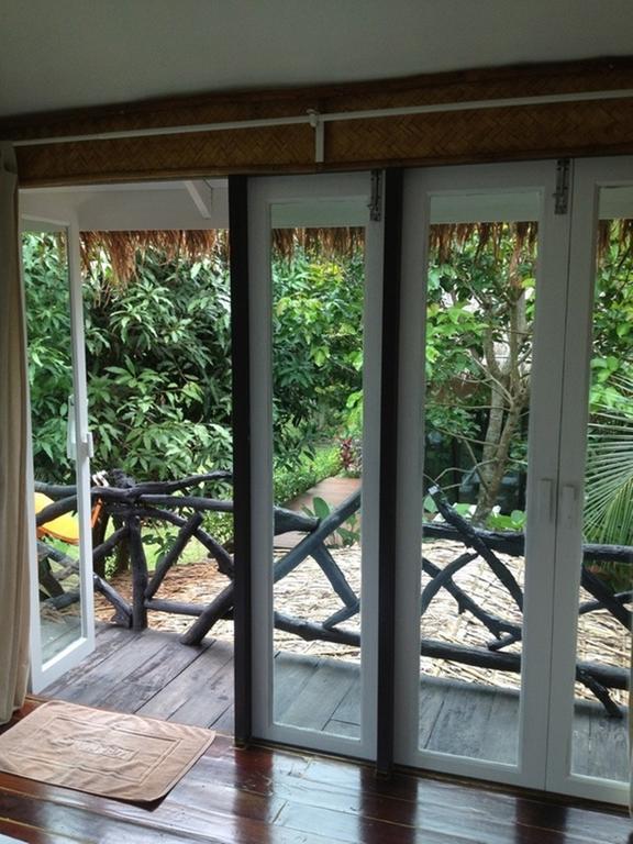 Baan Pong Tara Hotell Suan Phueng Eksteriør bilde